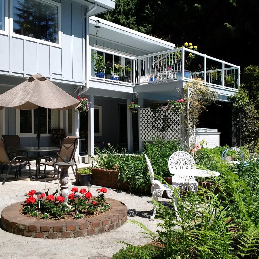 Bed and Breakfast Caprice Roberts Creek Esterno foto