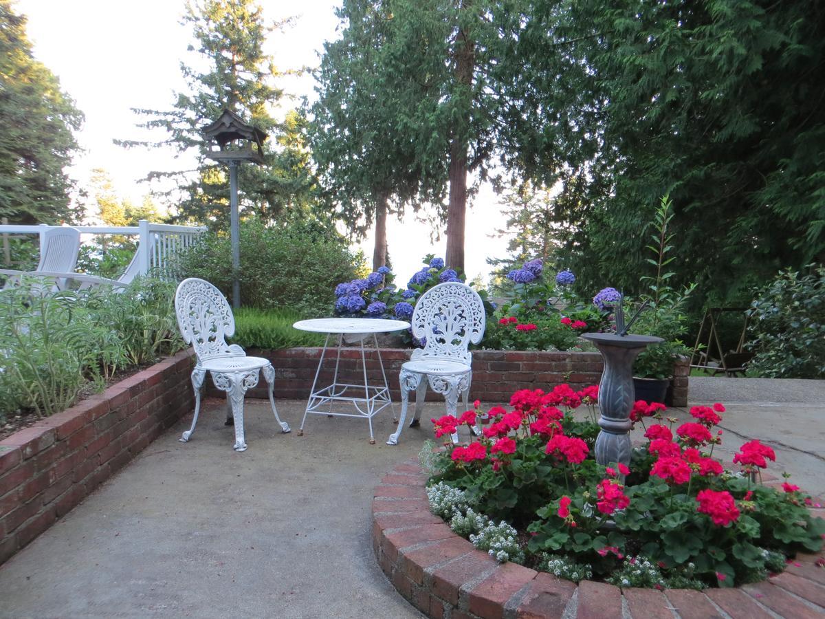 Bed and Breakfast Caprice Roberts Creek Esterno foto